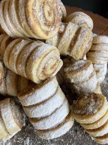 Haşhaş Ezmeli Cevizli Sarma 20-25  Adet