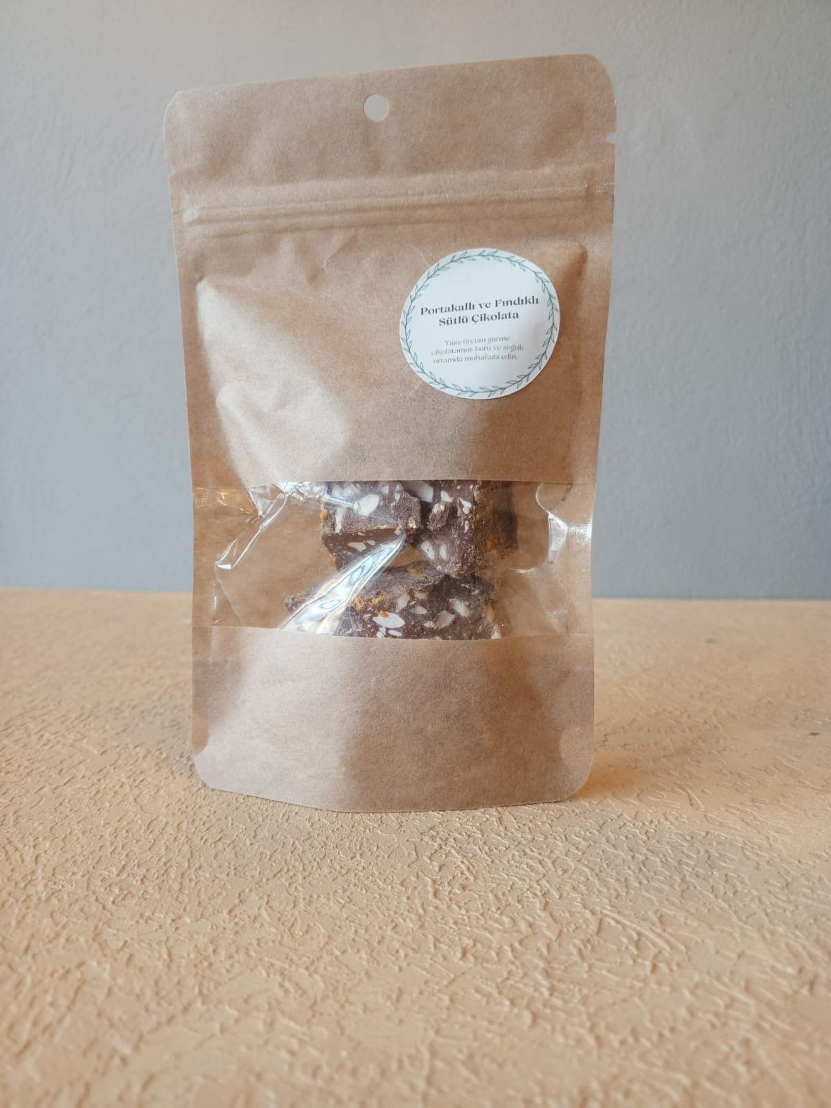 Portakallı ve Fındıklı Sütlü Çikolata 50 gr.